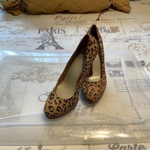 Bakers leopard print pumps
